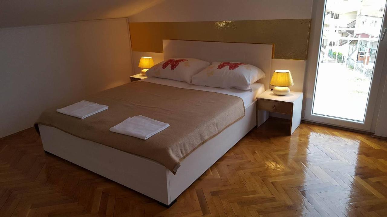 Apartments Mercep Омиш Экстерьер фото